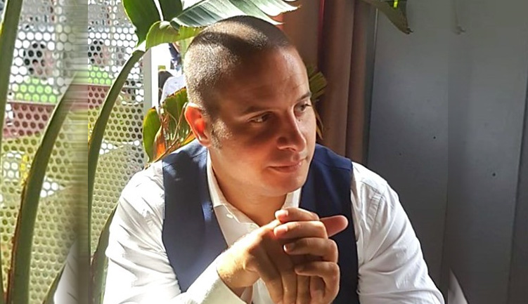 César Aparicio